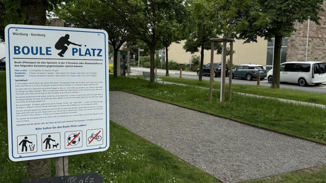 Bouleschild und Bahn