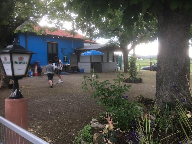 Biergarten am Sportplatz