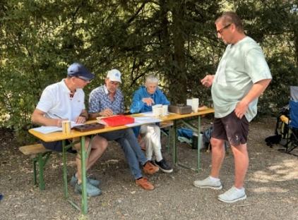 Turnierleitung mit Helfer Florian